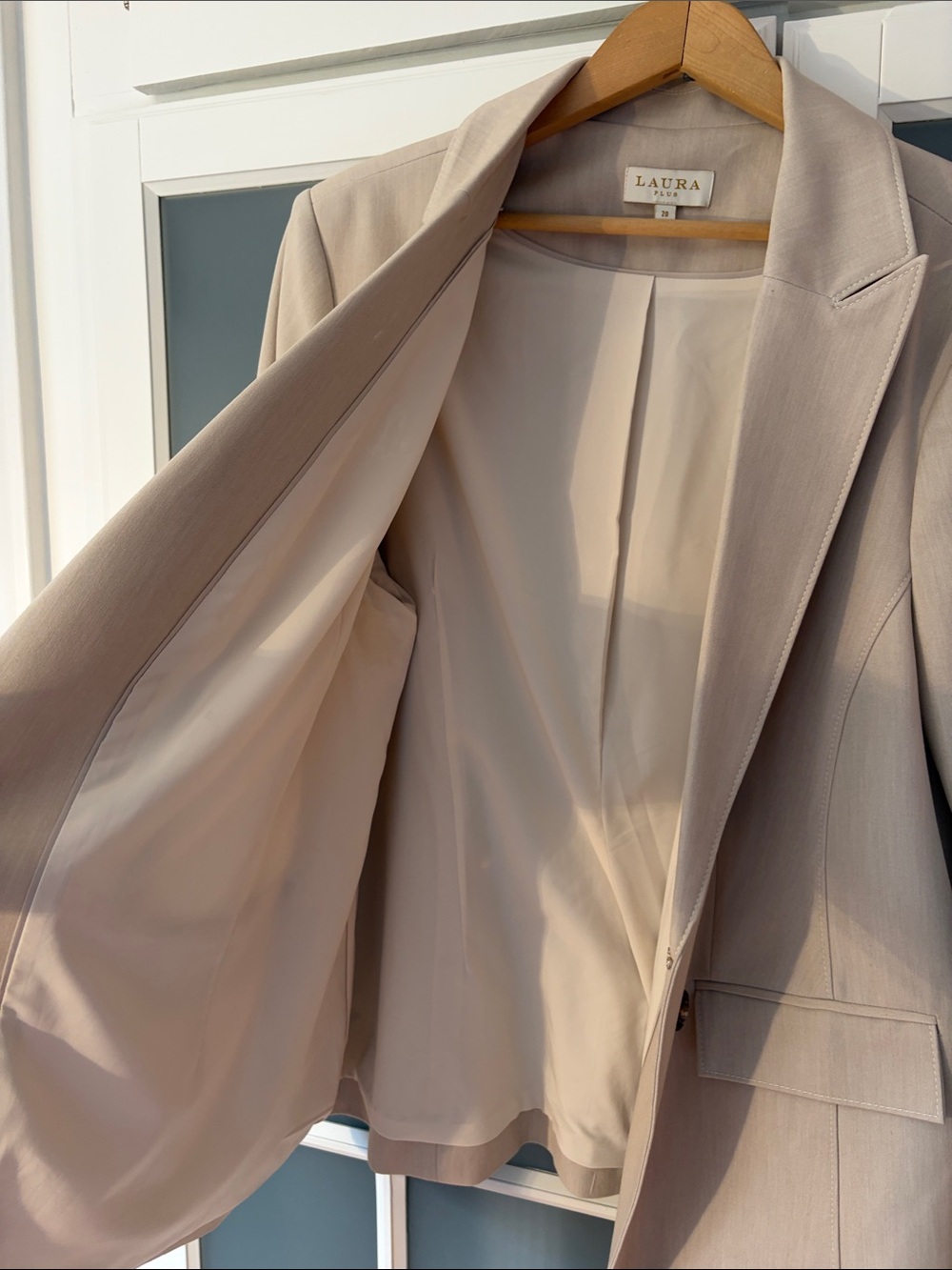 Laura Plus Tan Jacket - Picture 4 of 6